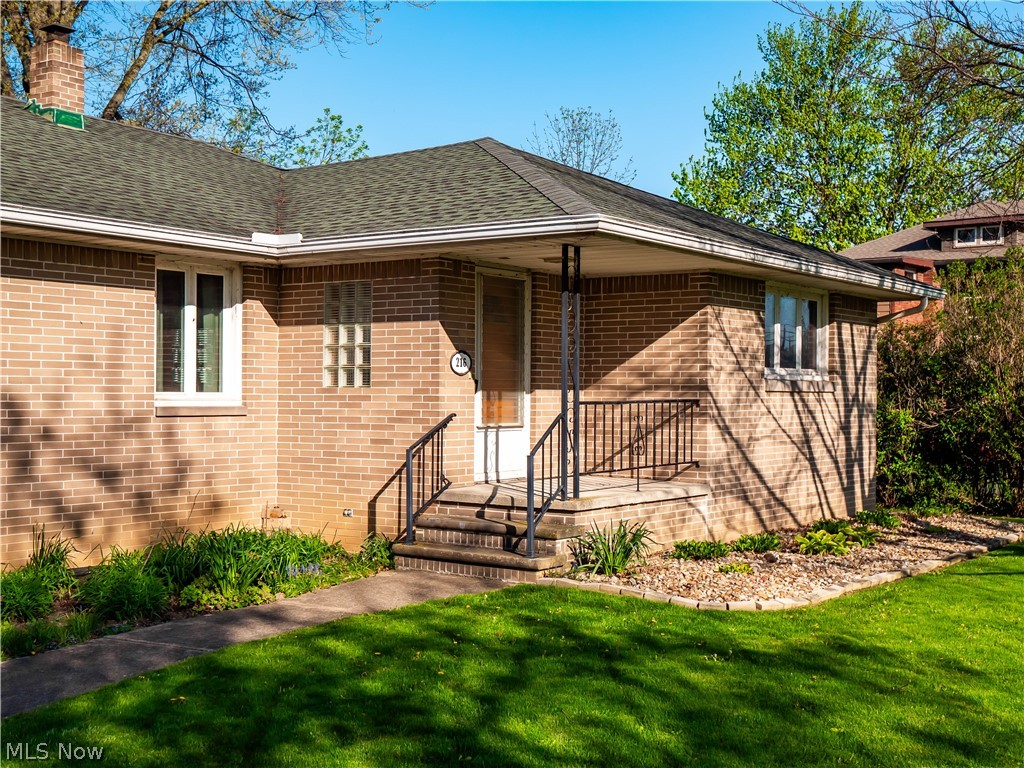 216 Missouri Avenue Lorain OH 44052