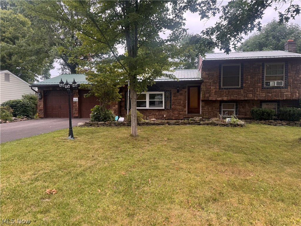 1921 Birch Trace Drive Austintown OH 44515