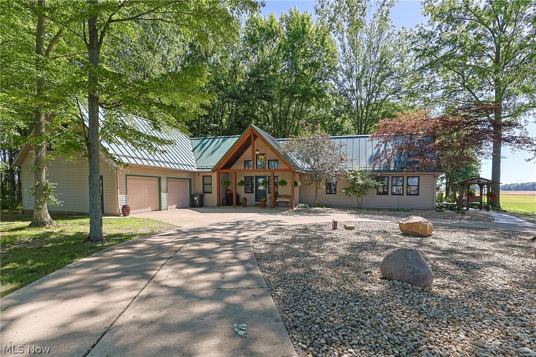196 Greenwich East Townline Road N New London OH 44851