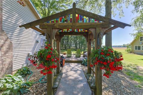 196 Greenwich East Townline Road N New London OH 44851