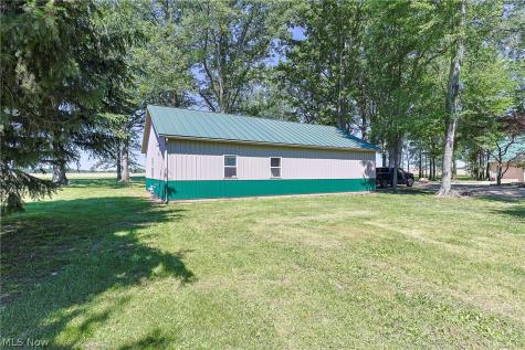196 Greenwich East Townline Road N New London OH 44851