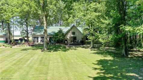 196 Greenwich East Townline Road N New London OH 44851