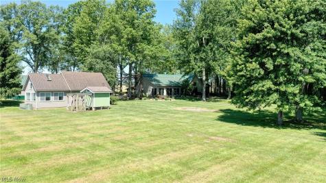 196 Greenwich East Townline Road N New London OH 44851