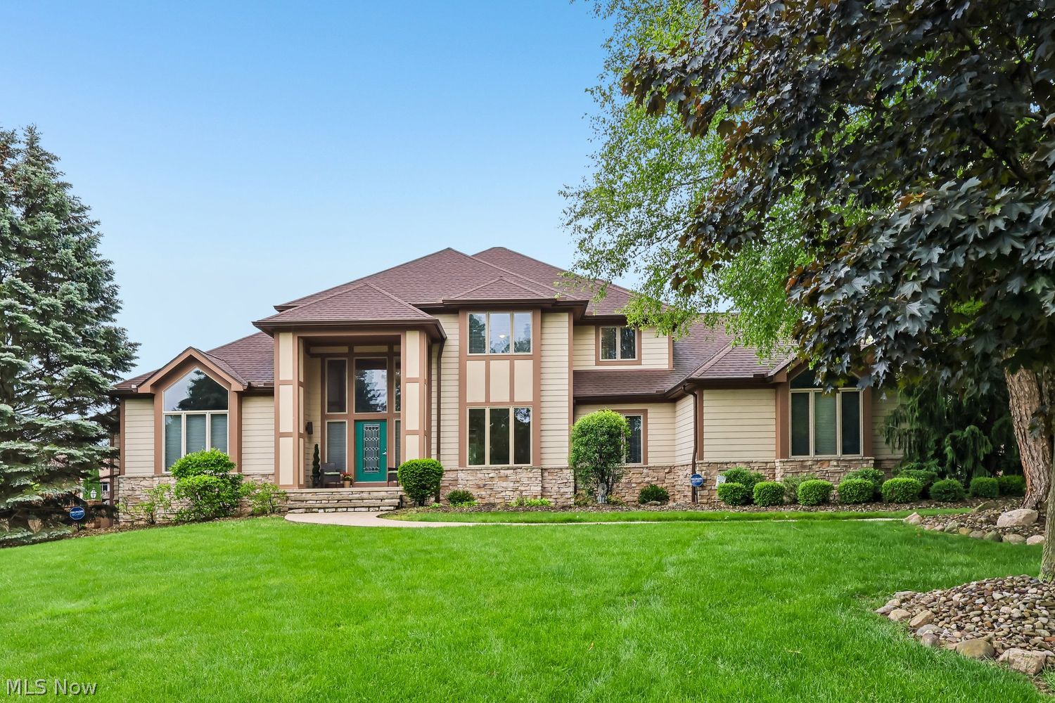 Akron OH, 3700 Forest Oaks Drive