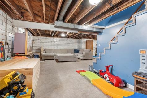 1157 Woodland Avenue Alliance OH 44601
