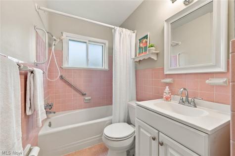 29508 Woodway Drive Wickliffe OH 44092