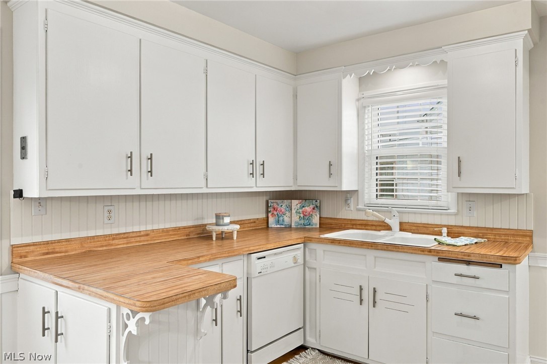 29508 Woodway Drive Wickliffe OH 44092