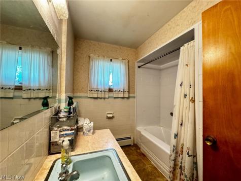 7569 Market Avenue N Canton OH 44721