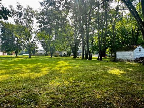 7569 Market Avenue N Canton OH 44721