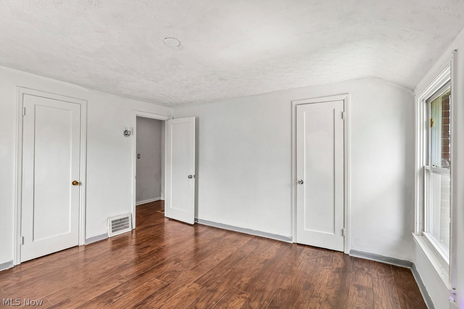 14337 Tuckahoe Avenue Cleveland OH 44111