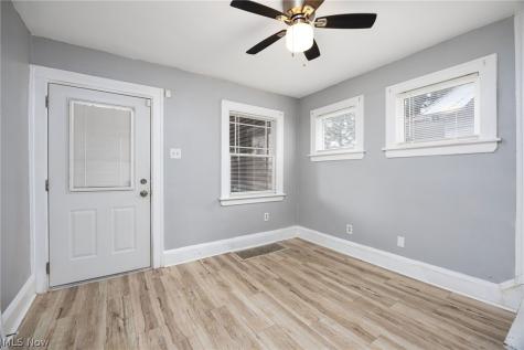 19307 Kildeer Avenue Cleveland OH 44119