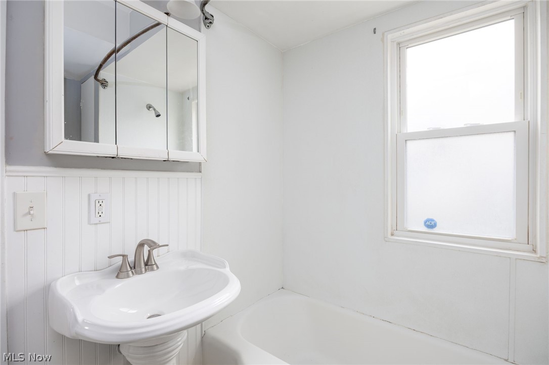 19307 Kildeer Avenue Cleveland OH 44119