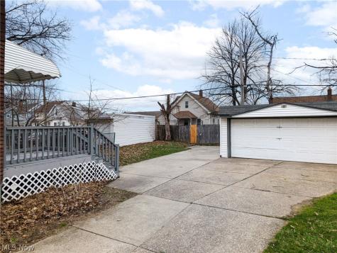 19307 Kildeer Avenue Cleveland OH 44119