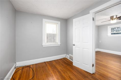 19307 Kildeer Avenue Cleveland OH 44119