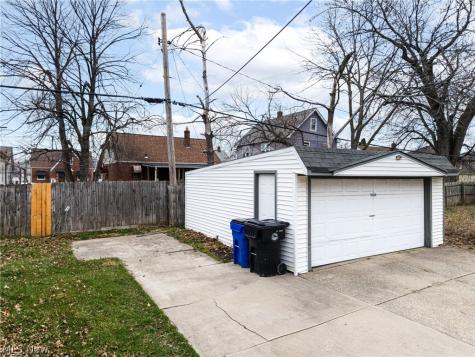 19307 Kildeer Avenue Cleveland OH 44119