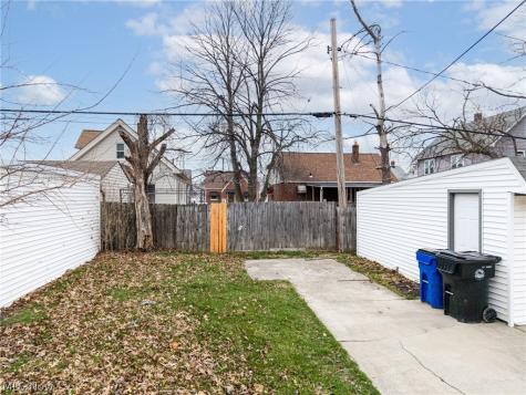19307 Kildeer Avenue Cleveland OH 44119