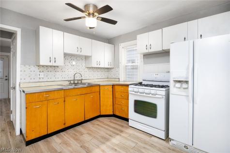 19307 Kildeer Avenue Cleveland OH 44119
