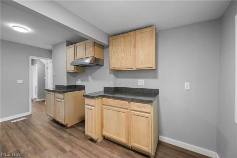 143 Malacca Street Akron OH 44305