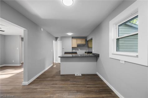 143 Malacca Street Akron OH 44305