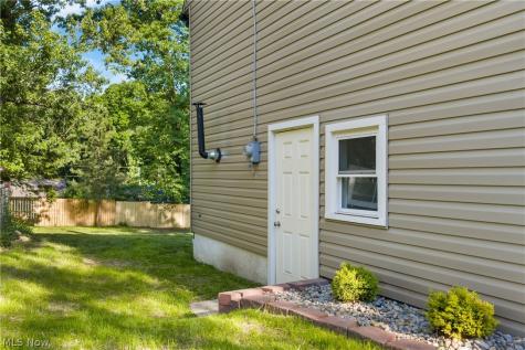 143 Malacca Street Akron OH 44305