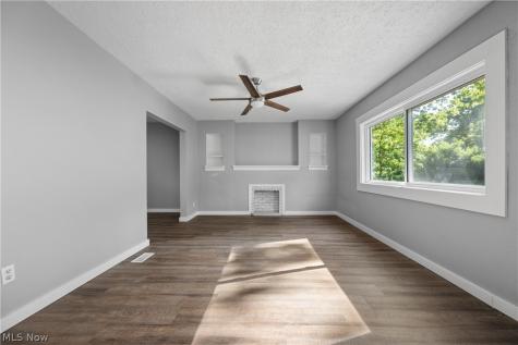143 Malacca Street Akron OH 44305