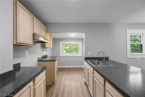 143 Malacca Street Akron OH 44305