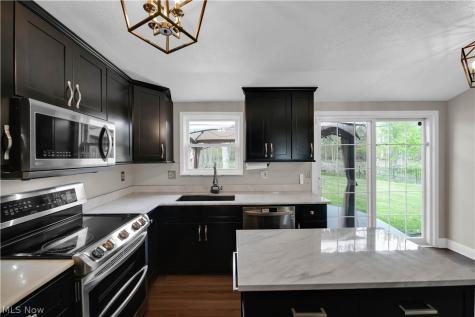 17024 Hunting Meadows Drive Strongsville OH 44136