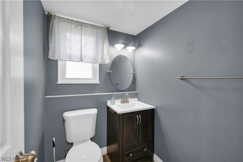 17024 Hunting Meadows Drive Strongsville OH 44136