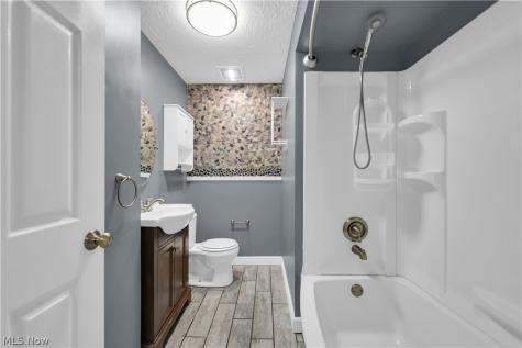 17024 Hunting Meadows Drive Strongsville OH 44136