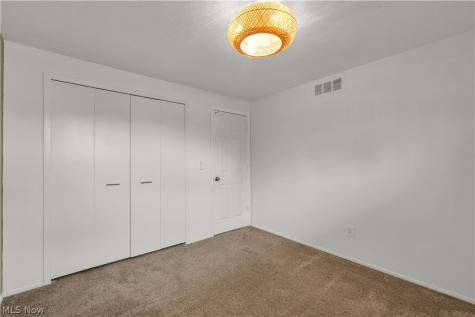 17024 Hunting Meadows Drive Strongsville OH 44136