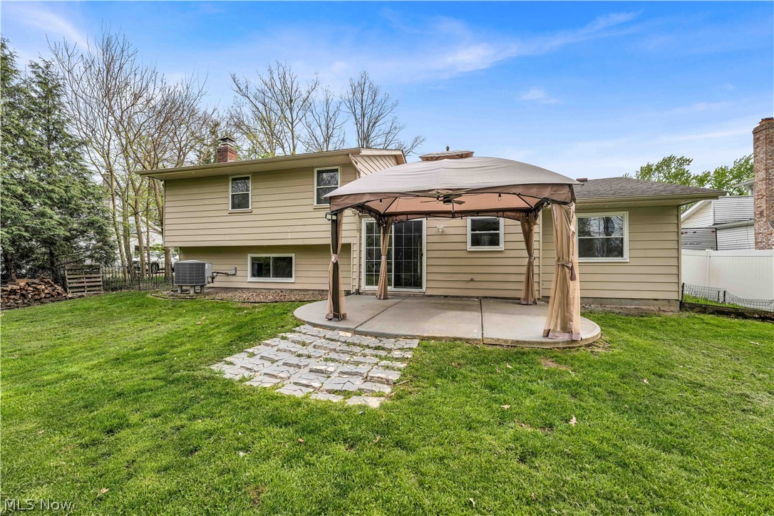 17024 Hunting Meadows Drive Strongsville OH 44136