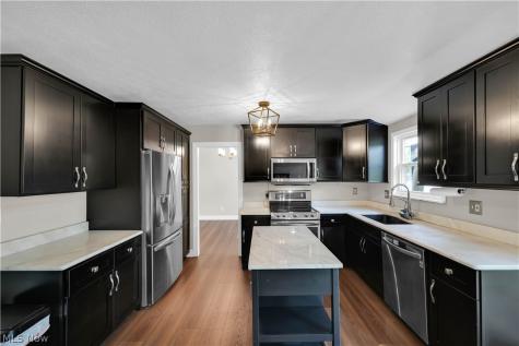 17024 Hunting Meadows Drive Strongsville OH 44136