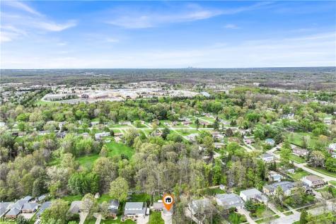 17024 Hunting Meadows Drive Strongsville OH 44136