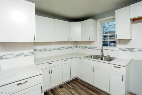 635 Greenfield Avenue SW Canton OH 44706