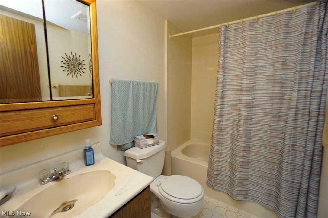 5875 Trumbull Road Geneva OH 44041
