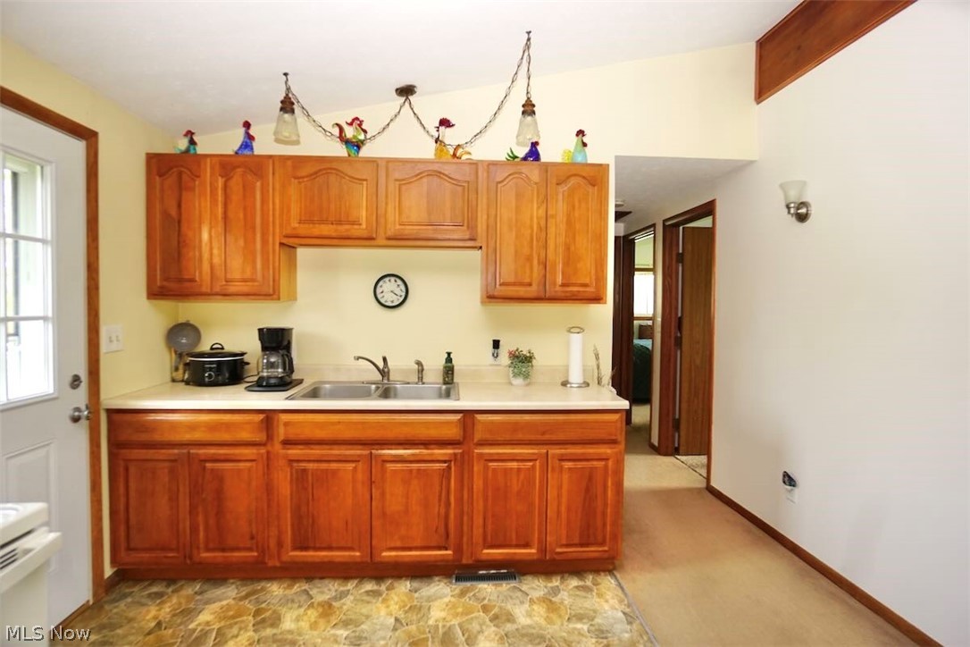 5875 Trumbull Road Geneva OH 44041