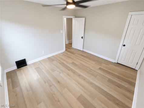 402 Hall Avenue Barberton OH 44203