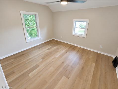 402 Hall Avenue Barberton OH 44203