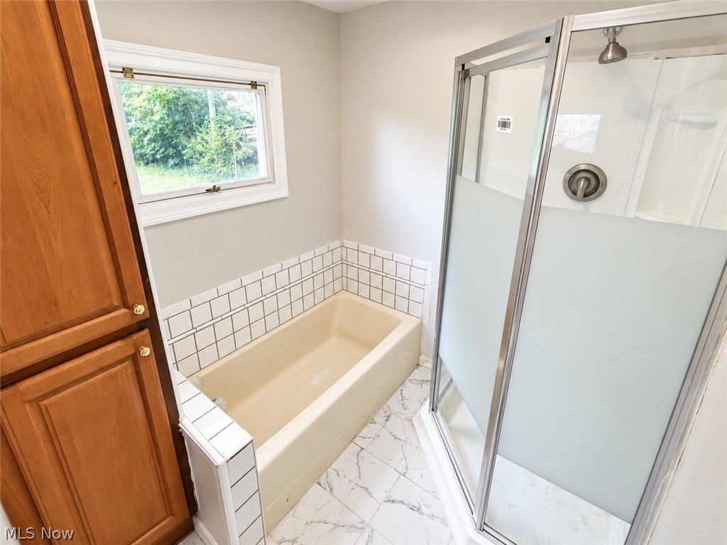 402 Hall Avenue Barberton OH 44203