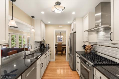 26900 Wolf Road Bay Village OH 44140