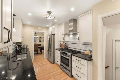 26900 Wolf Road Bay Village OH 44140