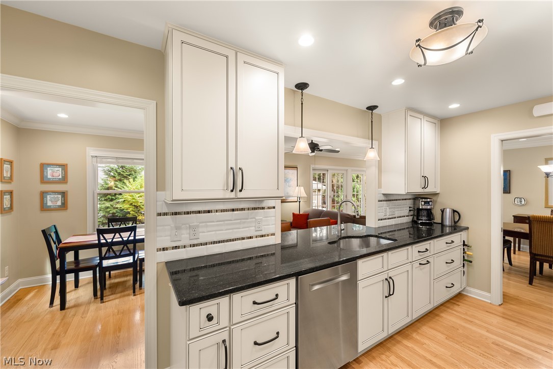 26900 Wolf Road Bay Village OH 44140