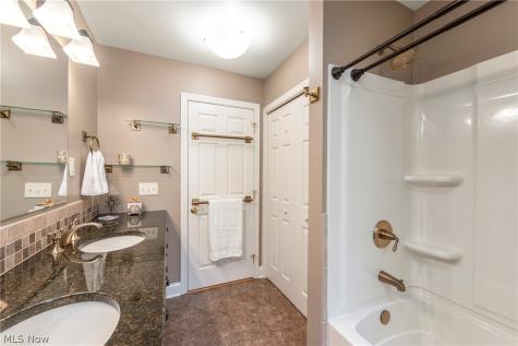 26900 Wolf Road Bay Village OH 44140