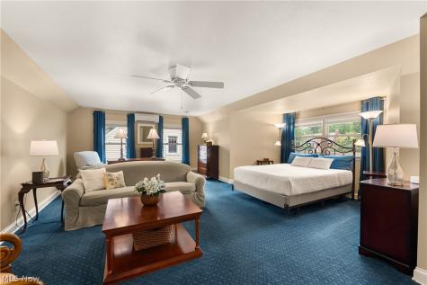 26900 Wolf Road Bay Village OH 44140