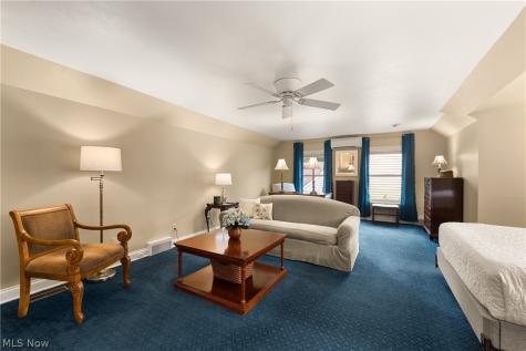 26900 Wolf Road Bay Village OH 44140