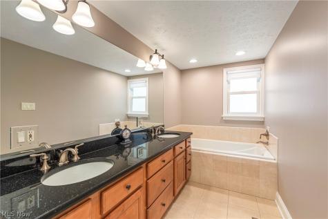 26900 Wolf Road Bay Village OH 44140