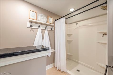 26900 Wolf Road Bay Village OH 44140