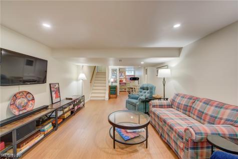 26900 Wolf Road Bay Village OH 44140