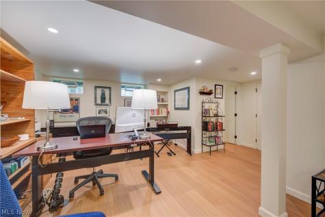 26900 Wolf Road Bay Village OH 44140