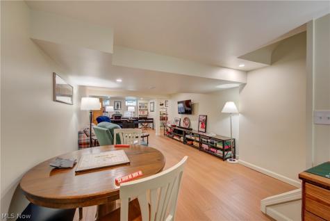 26900 Wolf Road Bay Village OH 44140